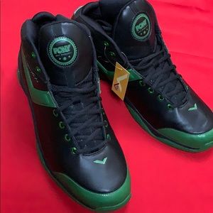 Pony size 16 Ricky Davis Boston Celtics sneakers. NWT!